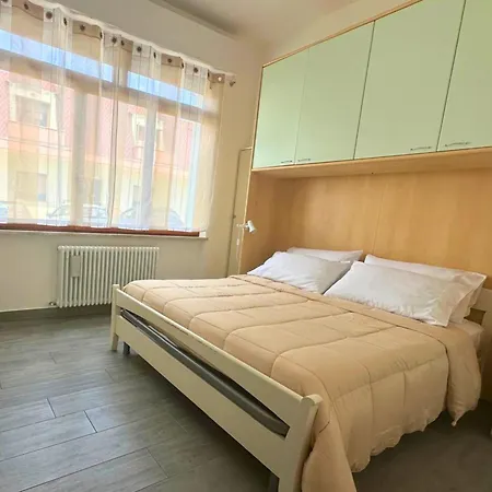 Casa Perla Marina - 50 Mt Dalla Con Parcheggio Privato Будинок відпочинку